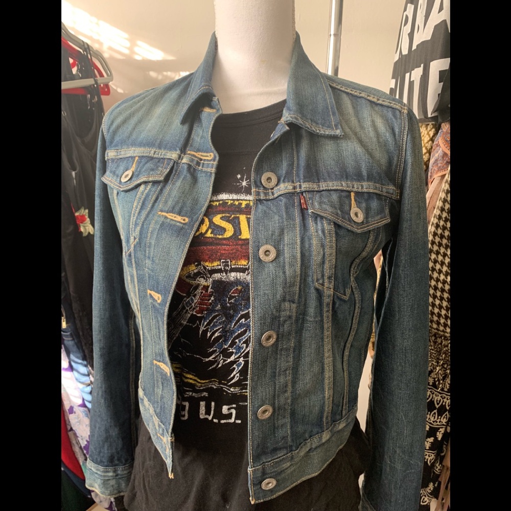 Levi’s XS Medium Wash Denim Jacket